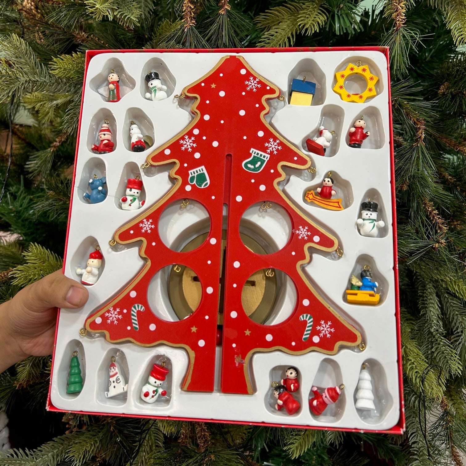 Red 3D DIY Winter Wonderland Tree with 20 Ornaments